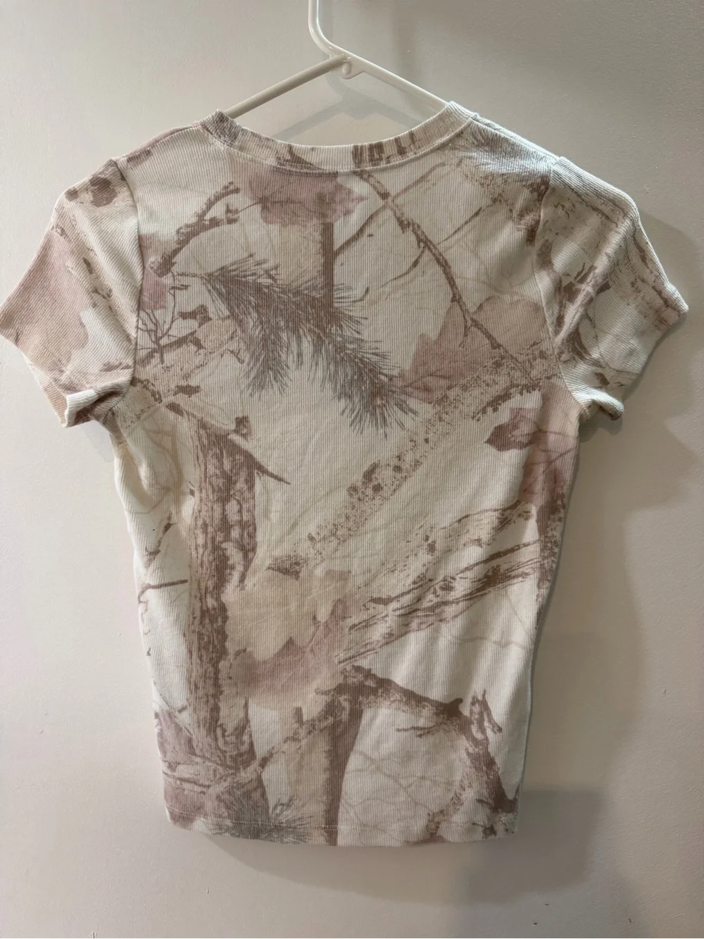 Hollister Cream Short Sleeve Crewneck Tee with Taupe Botanical Print